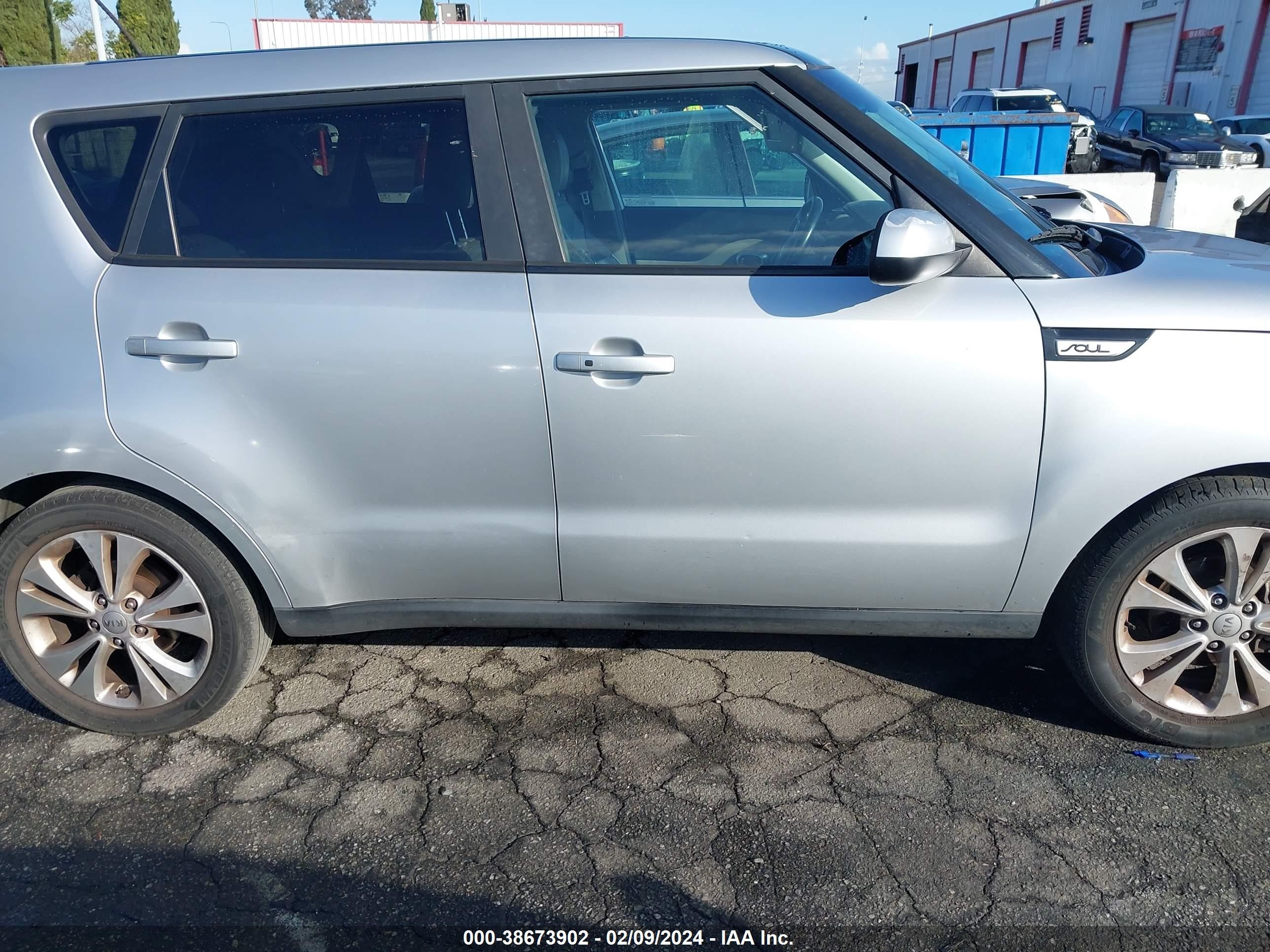 Photo 11 VIN: KNDJP3A56G7860451 - KIA SOUL 