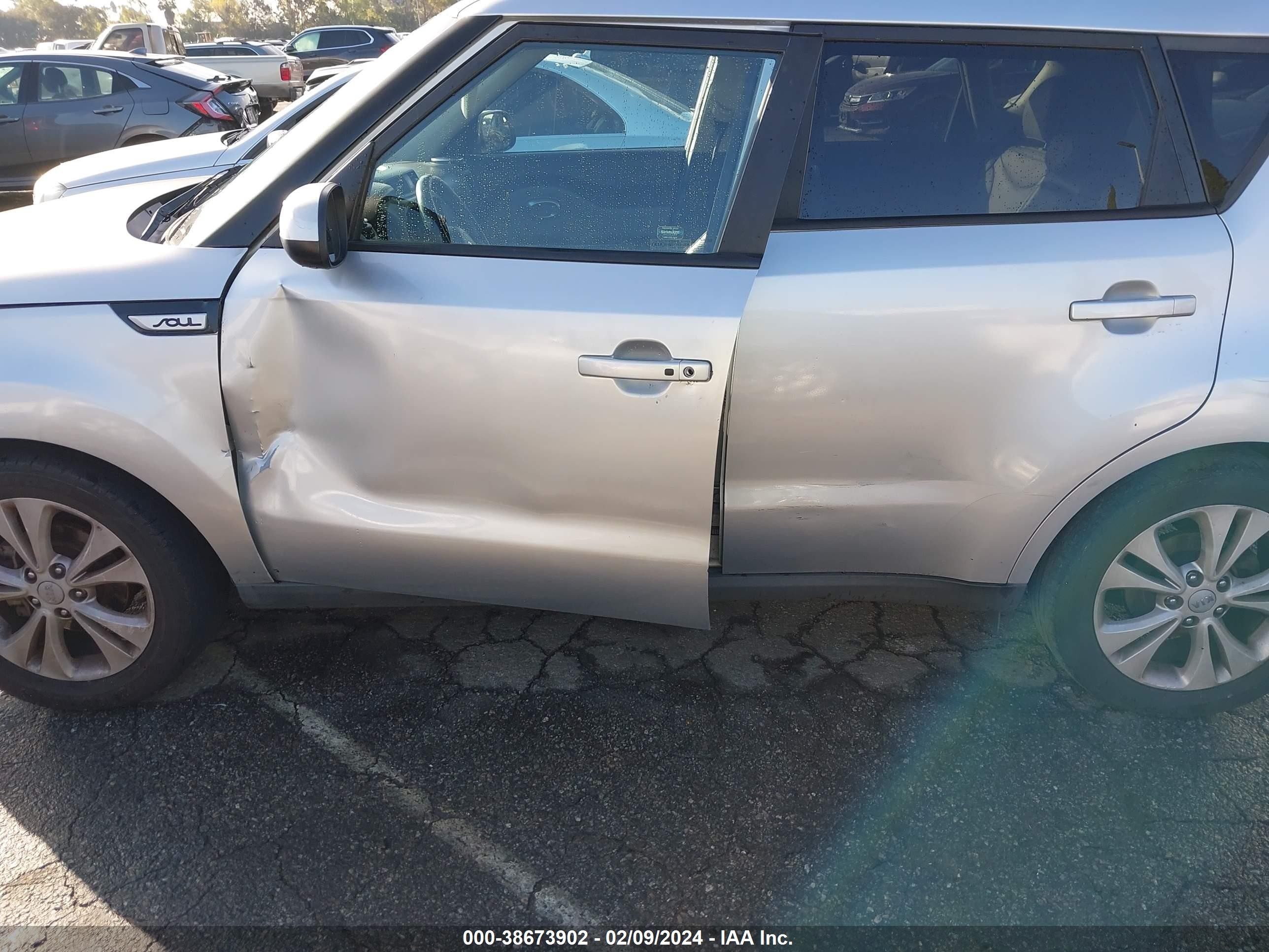 Photo 12 VIN: KNDJP3A56G7860451 - KIA SOUL 