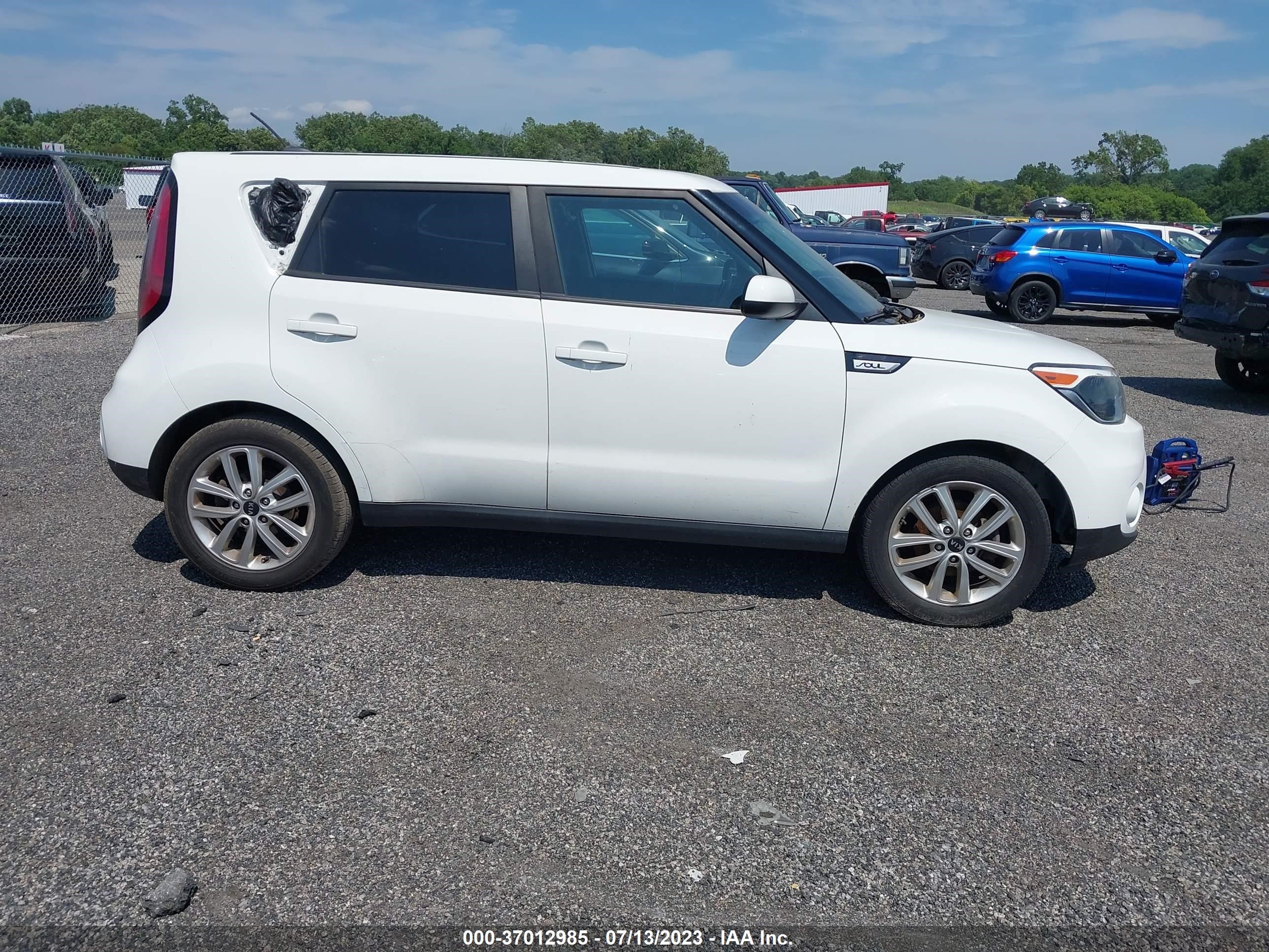 Photo 11 VIN: KNDJP3A56H7459676 - KIA SOUL 