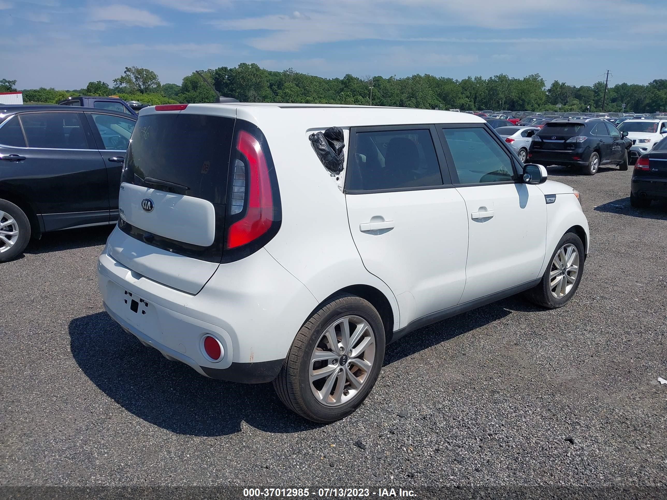 Photo 3 VIN: KNDJP3A56H7459676 - KIA SOUL 