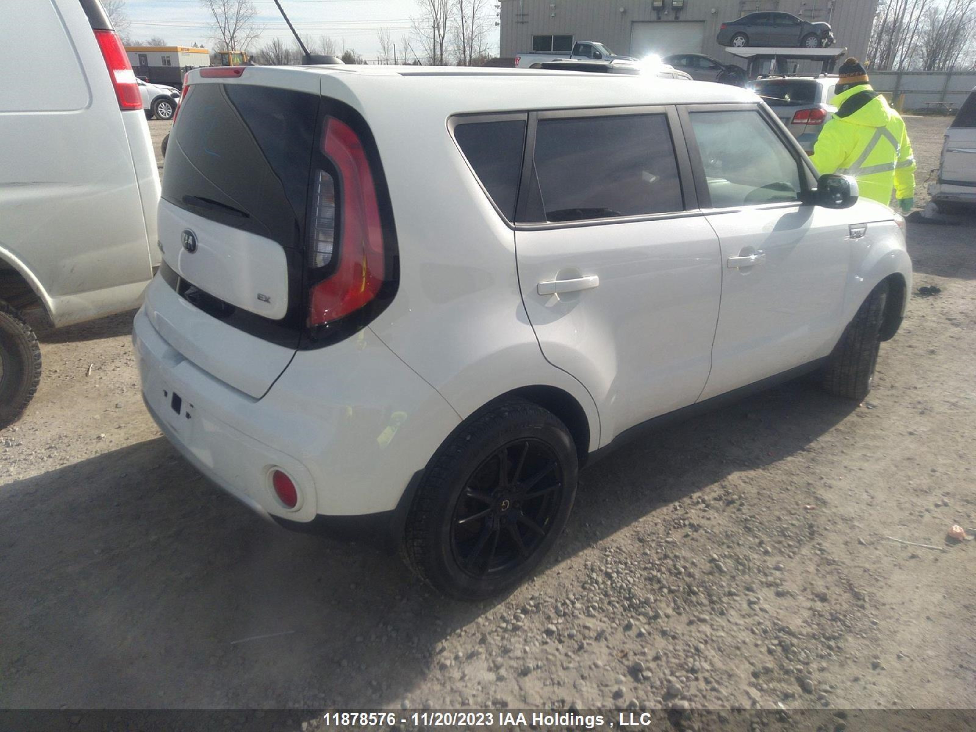 Photo 3 VIN: KNDJP3A56H7492709 - KIA SOUL 