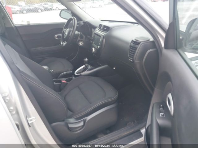 Photo 4 VIN: KNDJP3A56J7517114 - KIA SOUL 