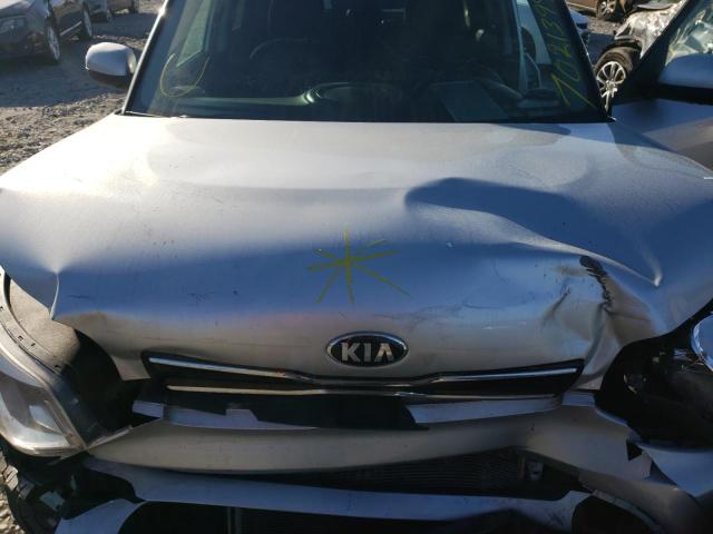 Photo 6 VIN: KNDJP3A56J7579791 - KIA SOUL + 