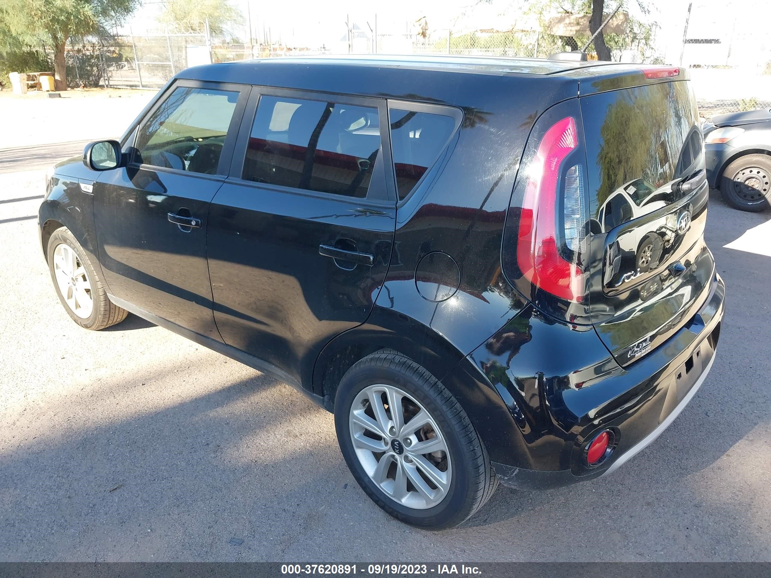 Photo 2 VIN: KNDJP3A56K7640882 - KIA SOUL 