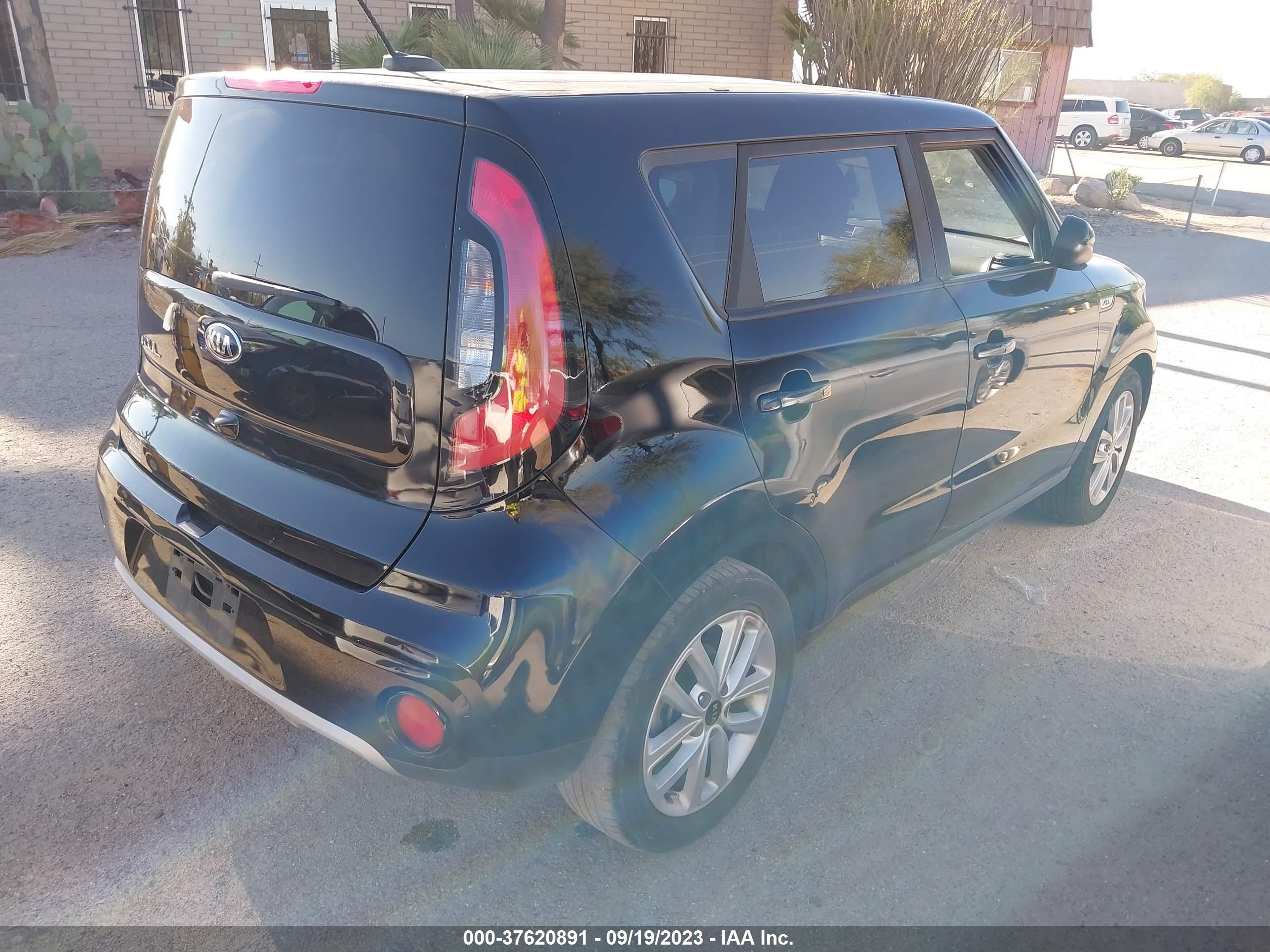 Photo 3 VIN: KNDJP3A56K7640882 - KIA SOUL 