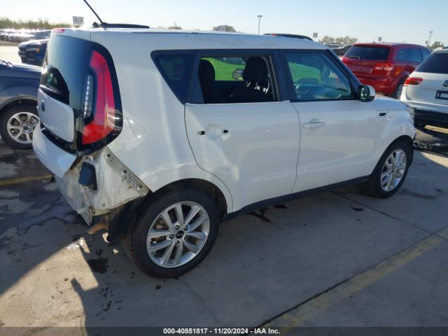 Photo 3 VIN: KNDJP3A57J7532818 - KIA SOUL 