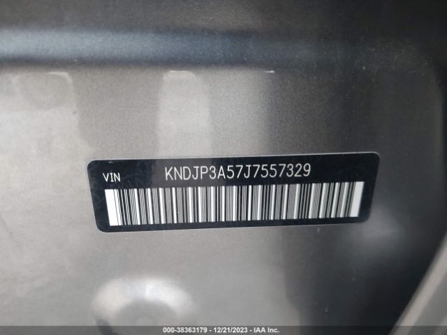 Photo 8 VIN: KNDJP3A57J7557329 - KIA SOUL 