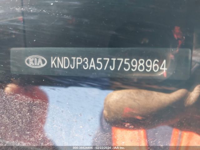 Photo 8 VIN: KNDJP3A57J7598964 - KIA SOUL + 