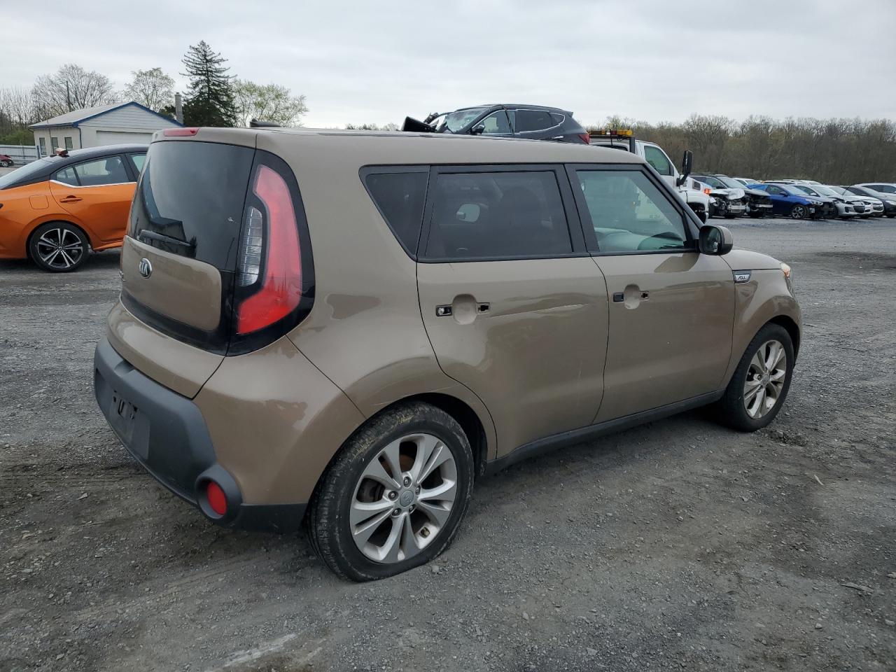 Photo 2 VIN: KNDJP3A58F7166973 - KIA SOUL 