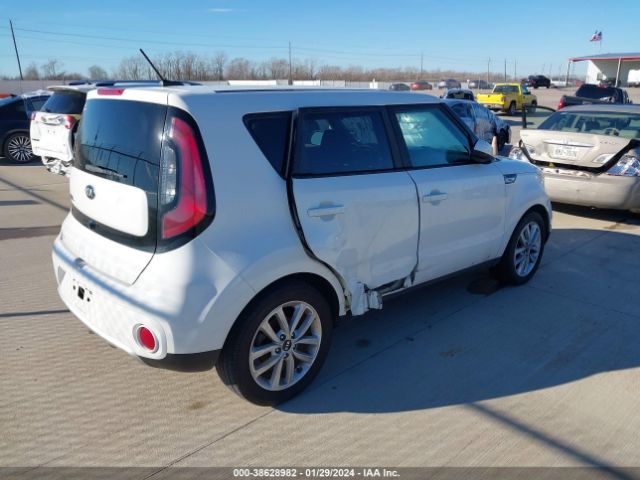 Photo 3 VIN: KNDJP3A58H7422130 - KIA SOUL 