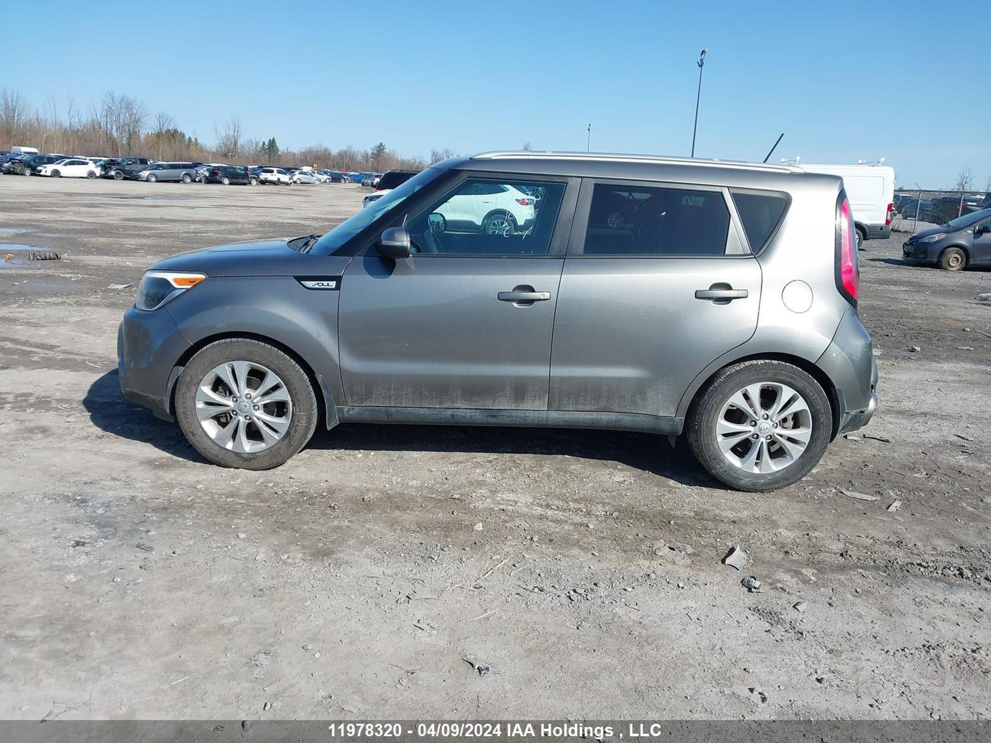 Photo 13 VIN: KNDJP3A59F7173396 - KIA SOUL 