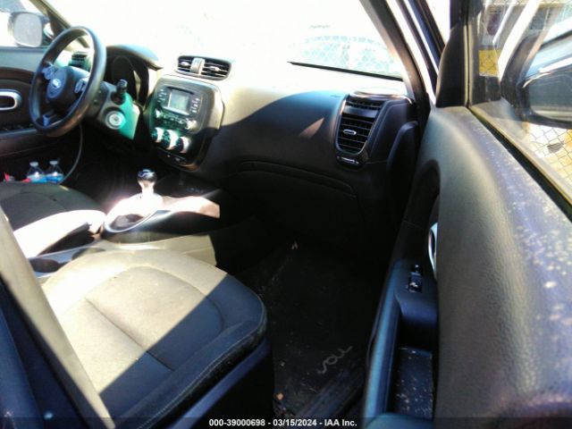 Photo 4 VIN: KNDJP3A59G7327557 - KIA SOUL 