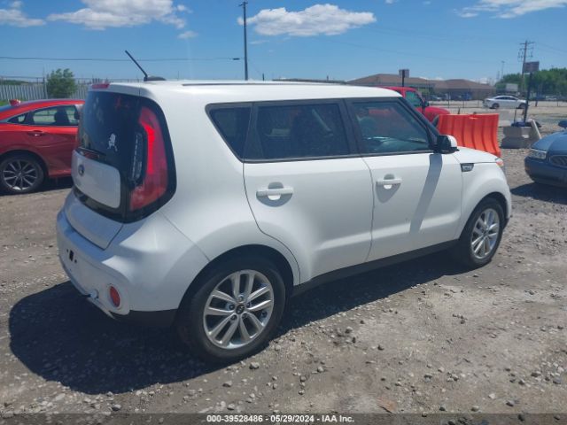 Photo 3 VIN: KNDJP3A59H7411105 - KIA SOUL 