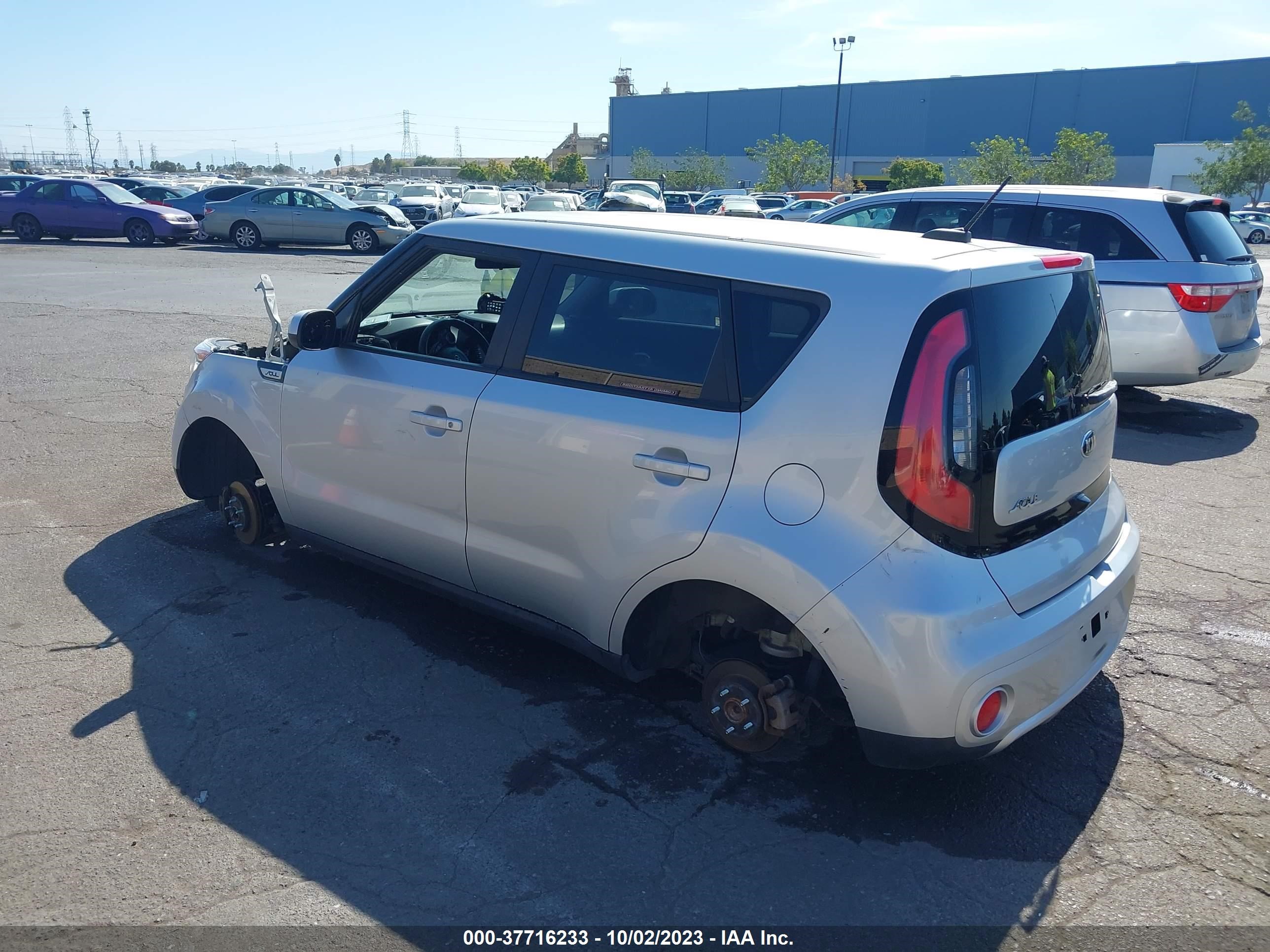 Photo 2 VIN: KNDJP3A59J7529550 - KIA SOUL 