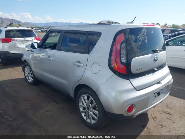 Photo 2 VIN: KNDJP3A59J7560877 - KIA SOUL 