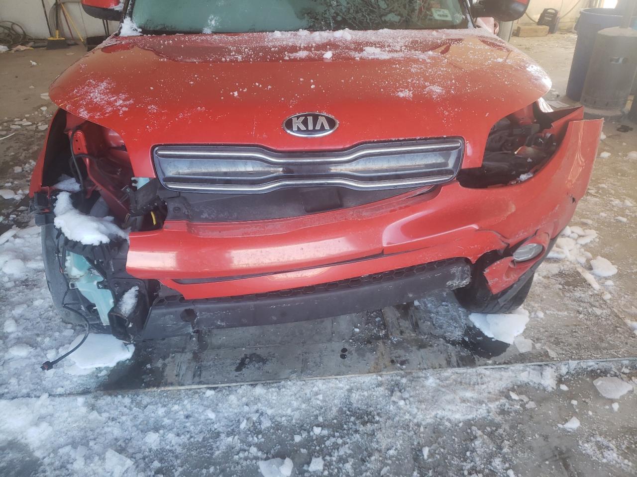 Photo 10 VIN: KNDJP3A59J7569577 - KIA SOUL 