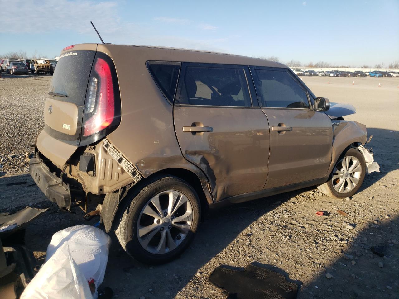 Photo 2 VIN: KNDJP3A5XE7028303 - KIA SOUL 