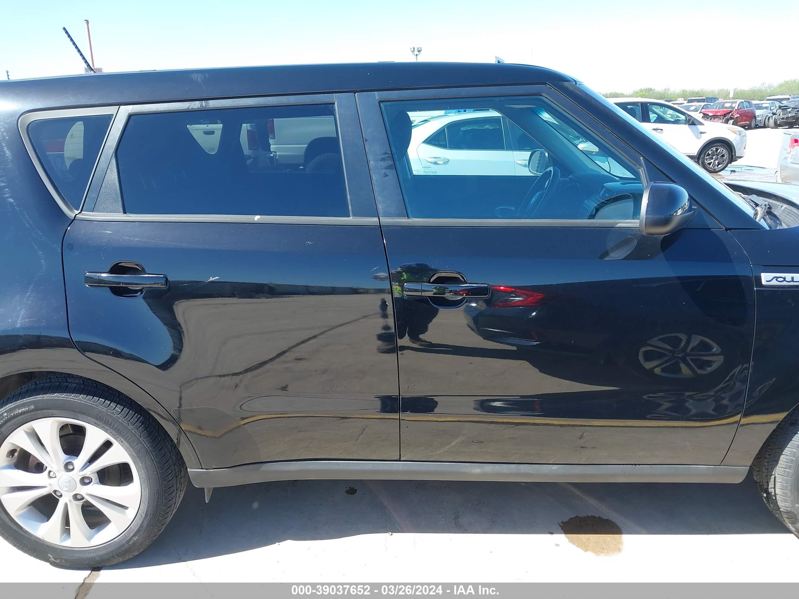 Photo 12 VIN: KNDJP3A5XF7235646 - KIA SOUL 