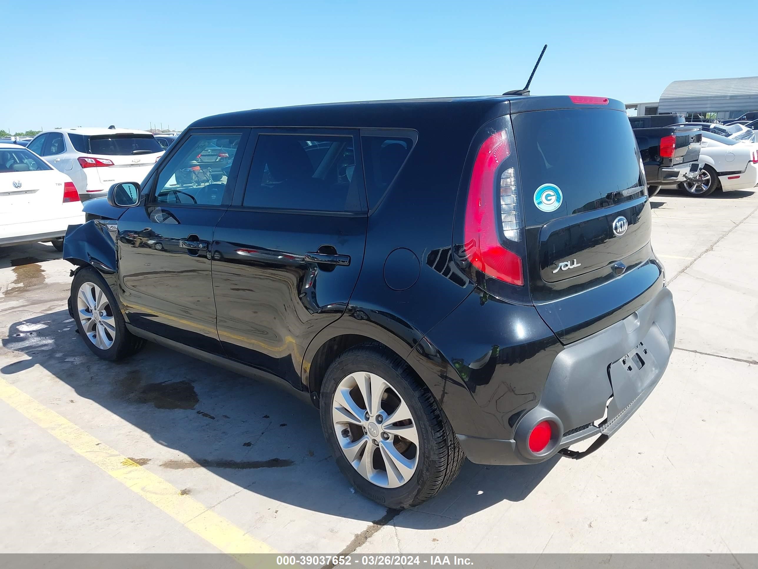 Photo 2 VIN: KNDJP3A5XF7235646 - KIA SOUL 