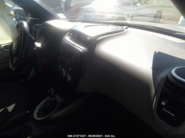 Photo 4 VIN: KNDJP3A5XG7400130 - KIA SOUL 