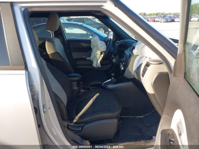 Photo 4 VIN: KNDJP3A5XG7823998 - KIA SOUL 