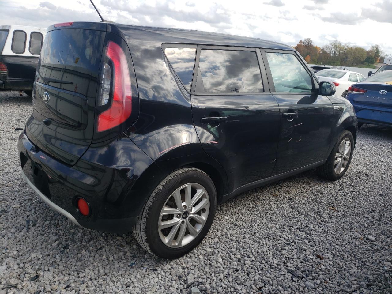 Photo 2 VIN: KNDJP3A5XJ7506021 - KIA SOUL 