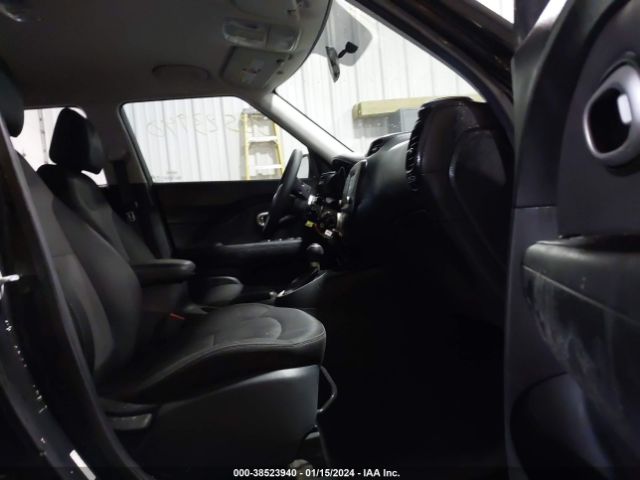 Photo 4 VIN: KNDJP3A5XJ7509422 - KIA SOUL 