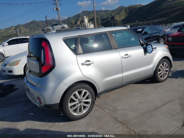 Photo 3 VIN: KNDJP3A5XJ7574870 - KIA SOUL 