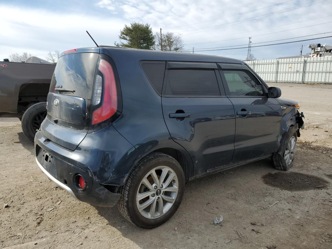 Photo 2 VIN: KNDJP3A5XJ7599316 - KIA SOUL 