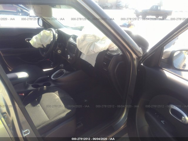 Photo 4 VIN: KNDJP3A5XJ7617281 - KIA SOUL 