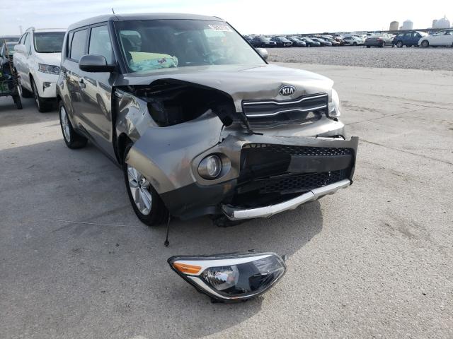 Photo 8 VIN: KNDJP3A5XJ7623601 - KIA SOUL + 