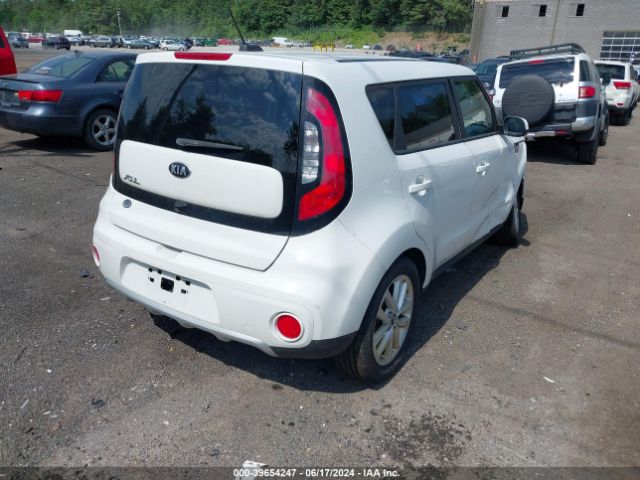 Photo 3 VIN: KNDJP3A5XJ7889796 - KIA SOUL 