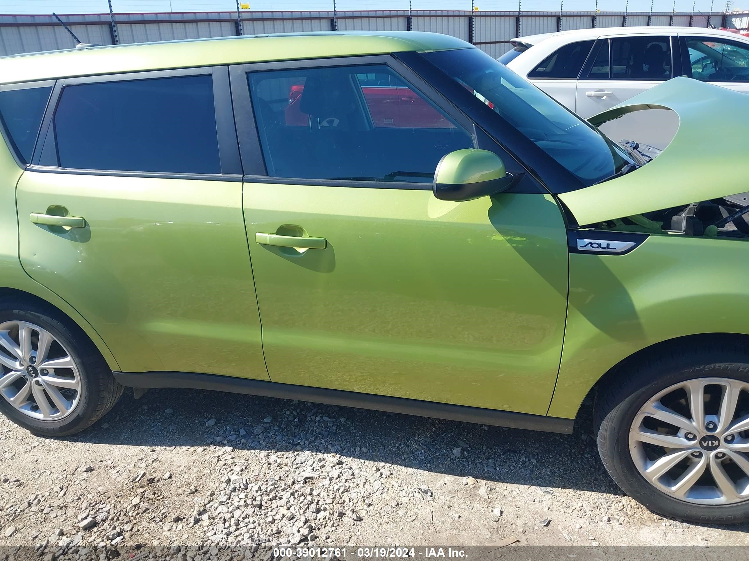 Photo 13 VIN: KNDJP3A5XJ7892374 - KIA SOUL 