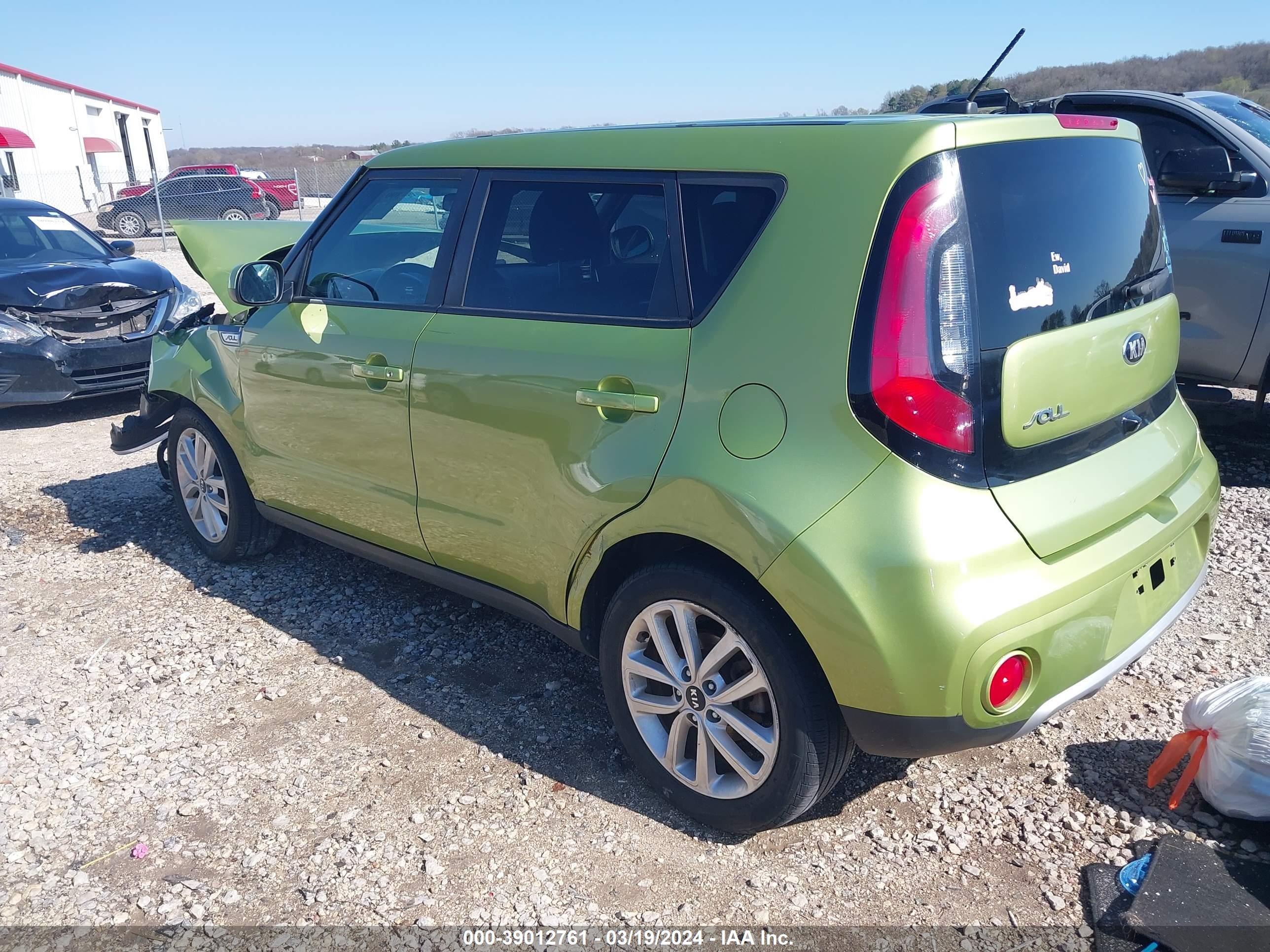 Photo 2 VIN: KNDJP3A5XJ7892374 - KIA SOUL 