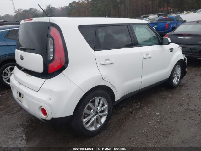 Photo 3 VIN: KNDJP3A5XK7024571 - KIA SOUL 