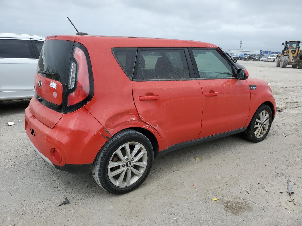 Photo 2 VIN: KNDJP3A5XK7641422 - KIA SOUL 