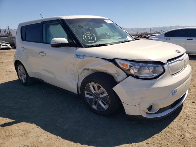 Photo 8 VIN: KNDJP3AE5H7021375 - KIA SOUL EV 