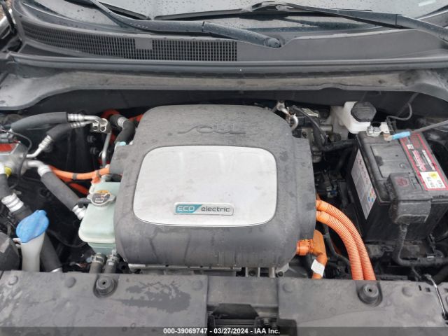 Photo 9 VIN: KNDJP3AE7G7017925 - KIA SOUL EV 