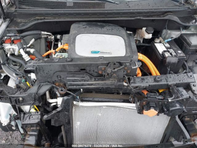 Photo 9 VIN: KNDJP3AE9H7022349 - KIA SOUL EV 