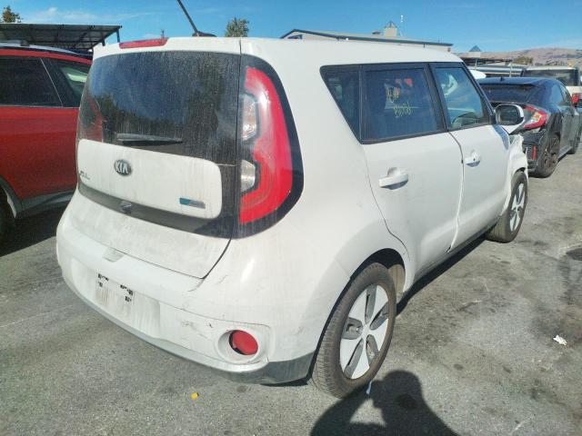 Photo 3 VIN: KNDJP3AE9J7026519 - KIA SOUL EV 