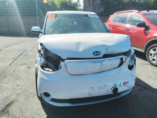 Photo 8 VIN: KNDJP3AE9J7026519 - KIA SOUL EV 