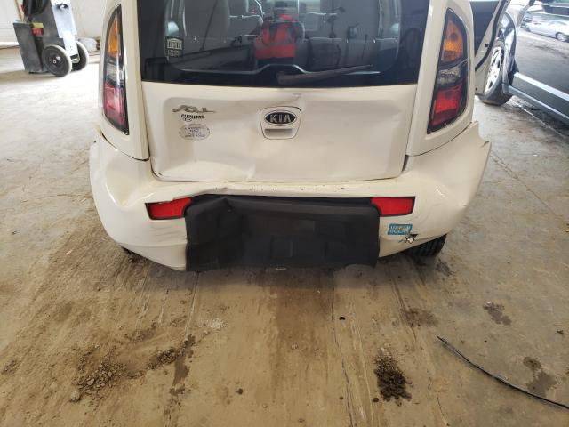 Photo 8 VIN: KNDJT2A17B7261747 - KIA SOUL 