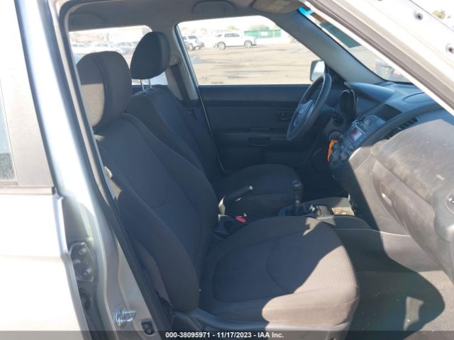 Photo 4 VIN: KNDJT2A17B7273168 - KIA SOUL 