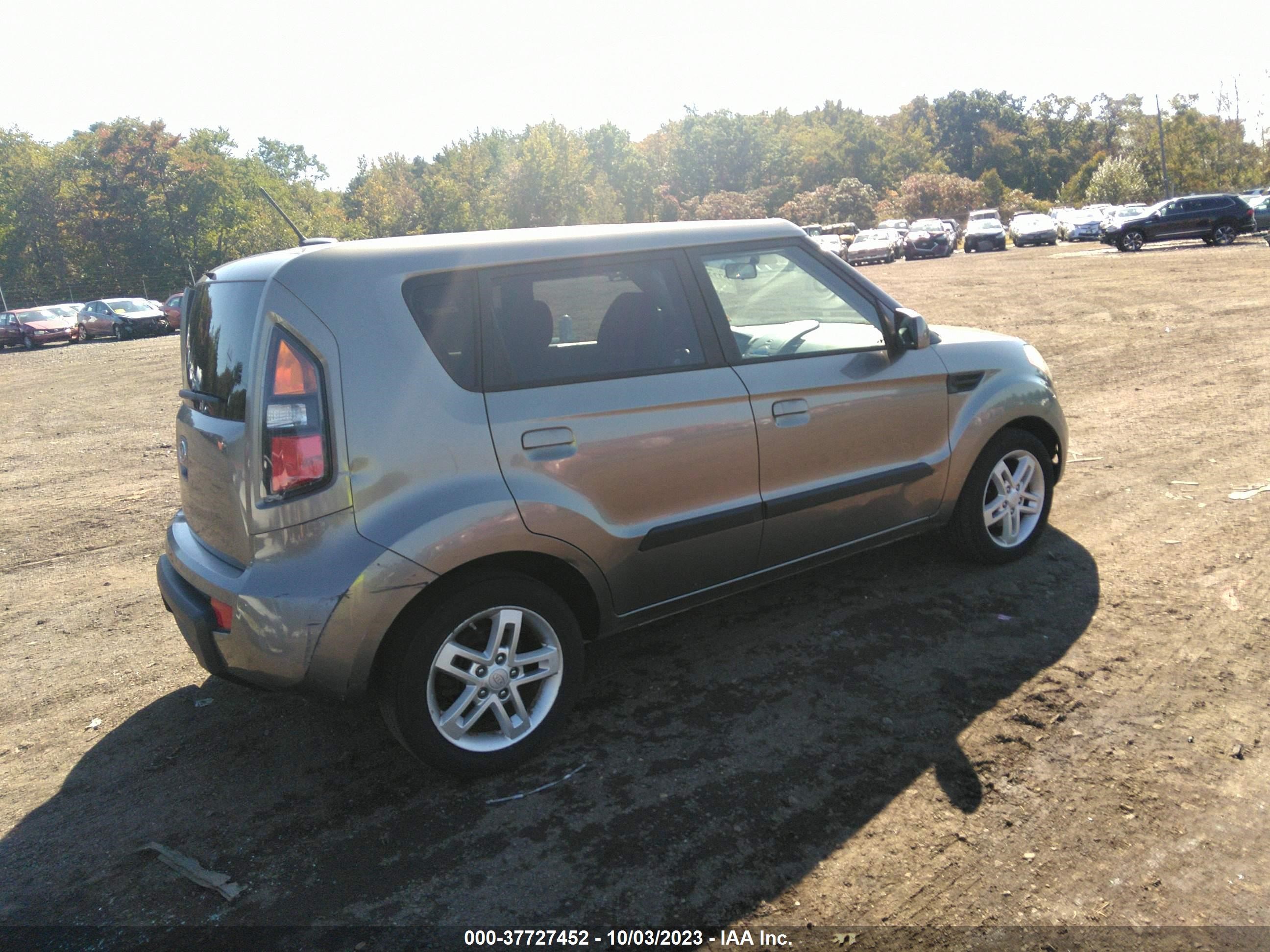 Photo 3 VIN: KNDJT2A20A7039302 - KIA SOUL 