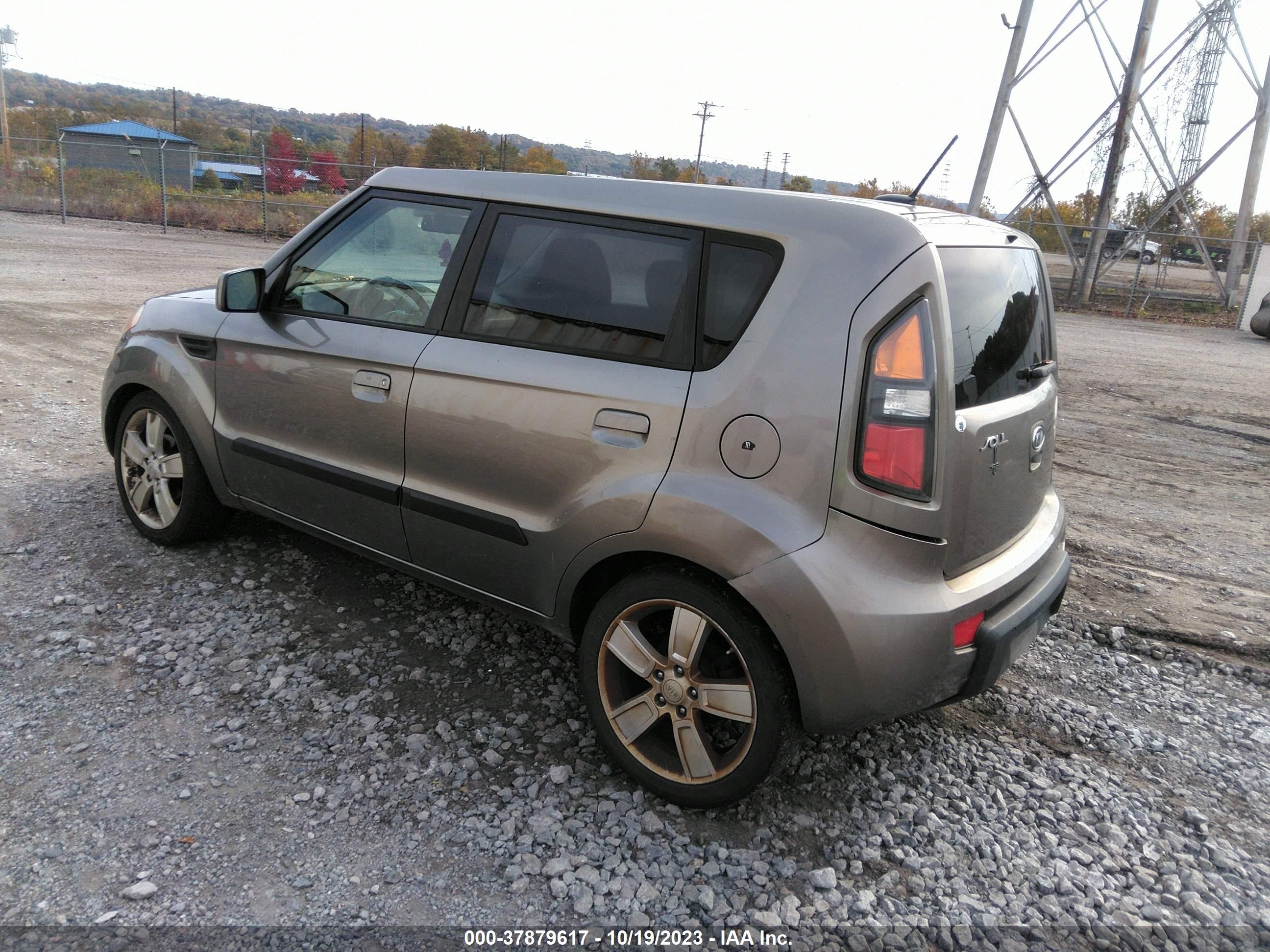 Photo 2 VIN: KNDJT2A20A7049408 - KIA SOUL 