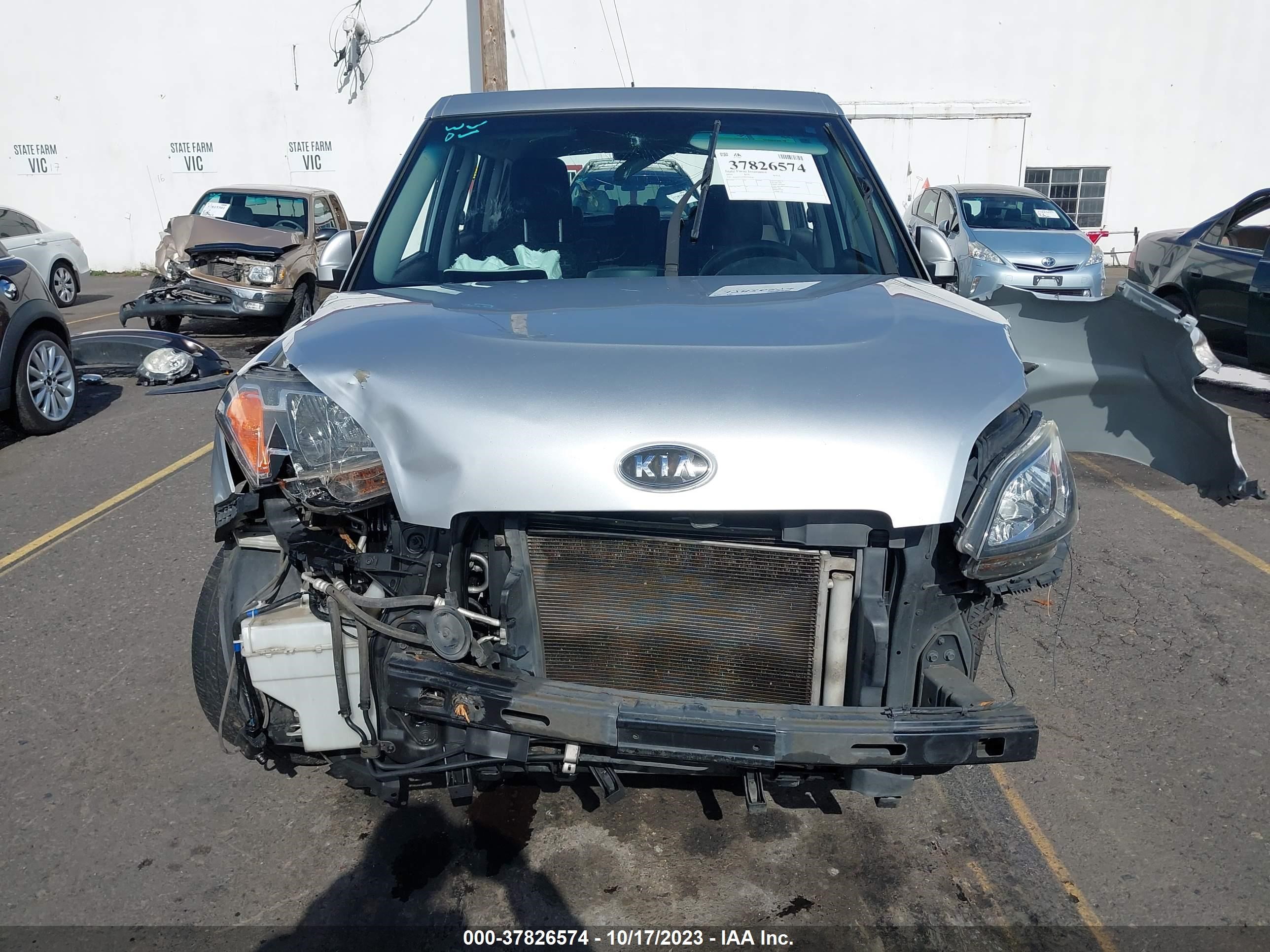 Photo 11 VIN: KNDJT2A20A7068587 - KIA SOUL 