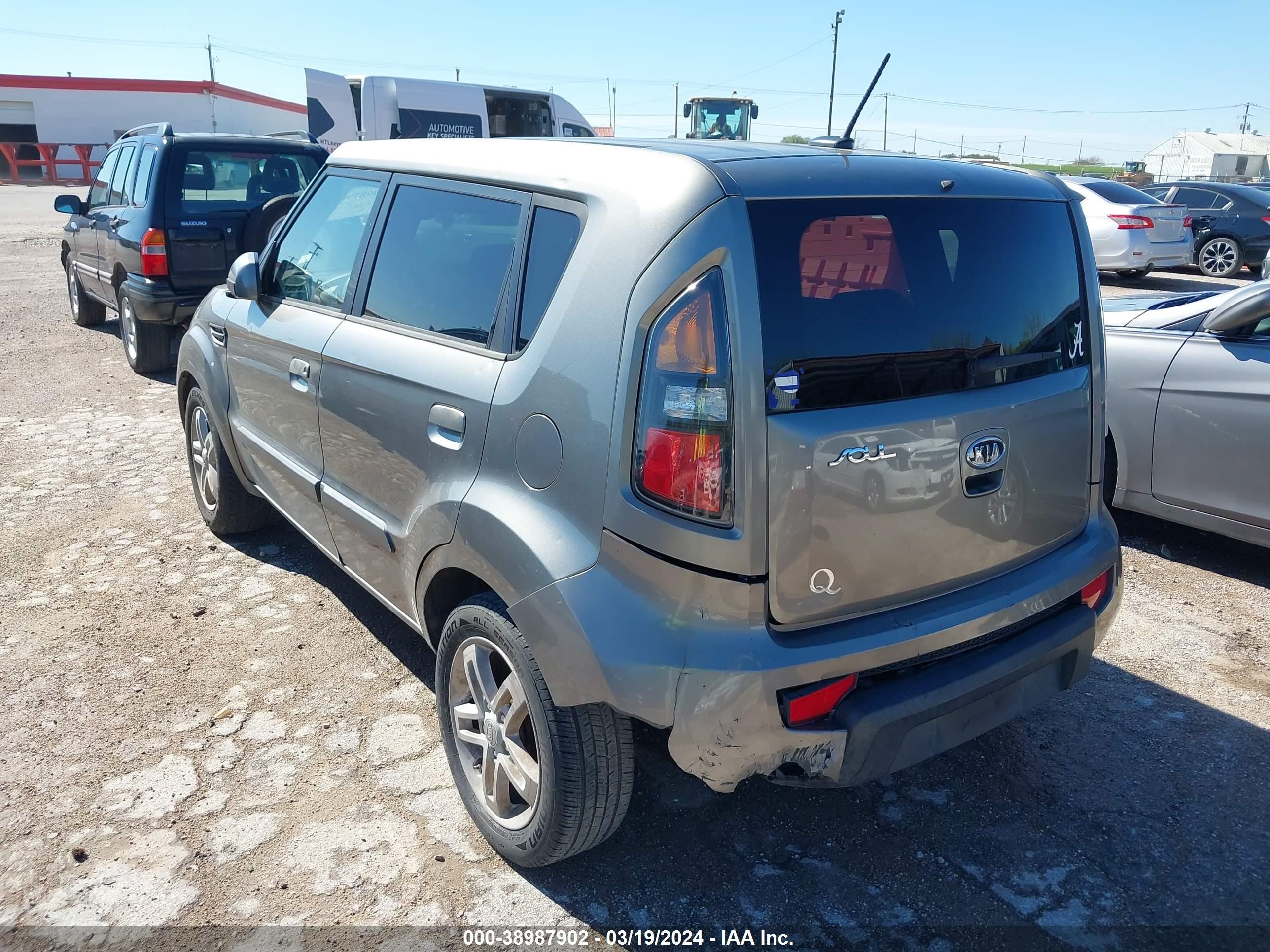 Photo 2 VIN: KNDJT2A20A7142896 - KIA SOUL 