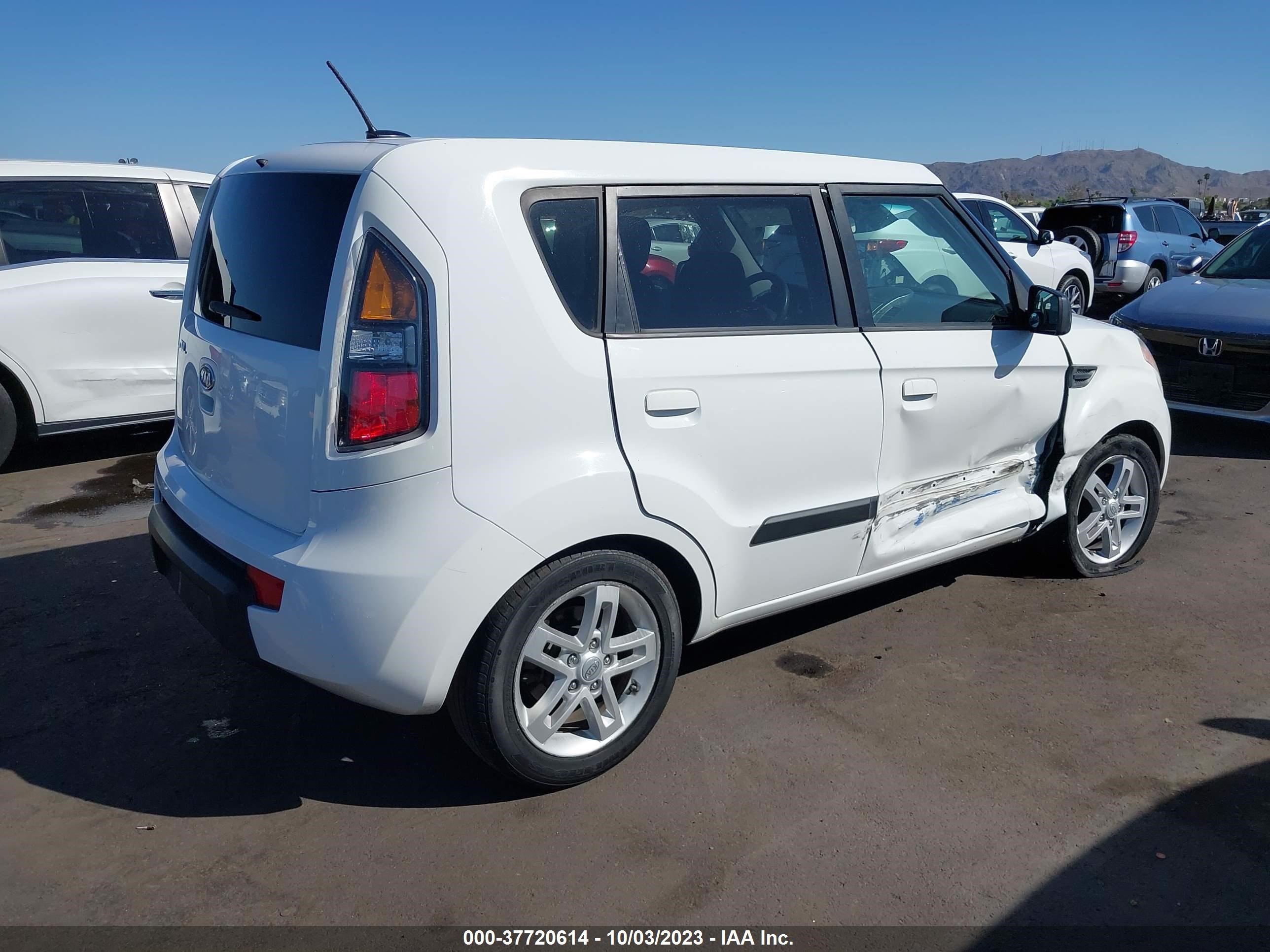 Photo 3 VIN: KNDJT2A20A7702464 - KIA SOUL 