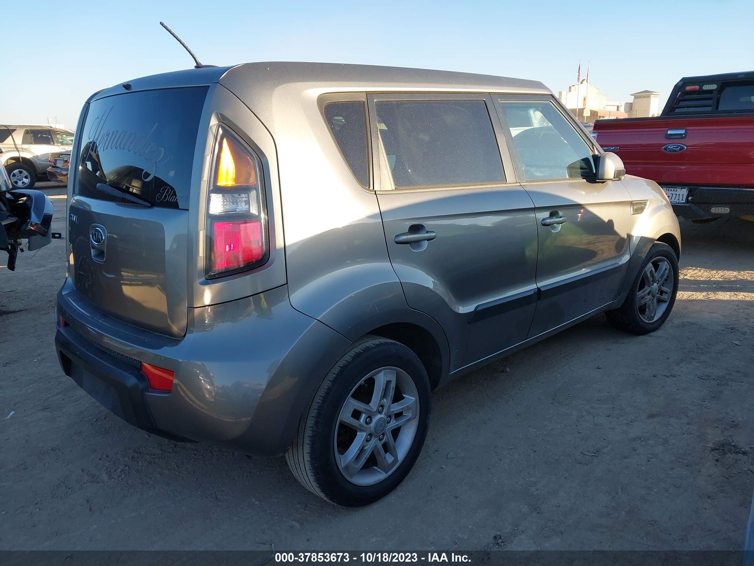 Photo 3 VIN: KNDJT2A20B7299779 - KIA SOUL 