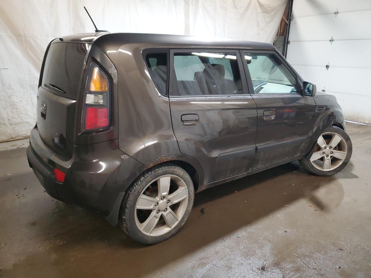 Photo 2 VIN: KNDJT2A21A7086726 - KIA SOUL 